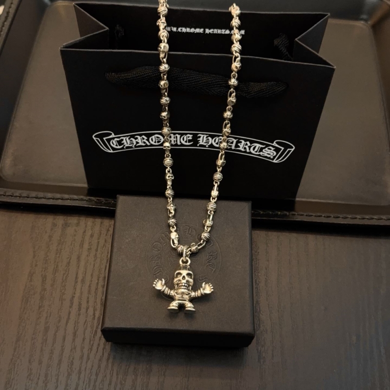 Ch*0me He**ts necklaces